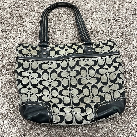 Coach purse - Picture 2 of 7